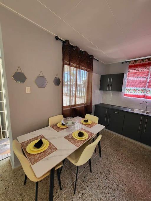 Welcome To Our Cozy Apartment! Willemstad Luaran gambar